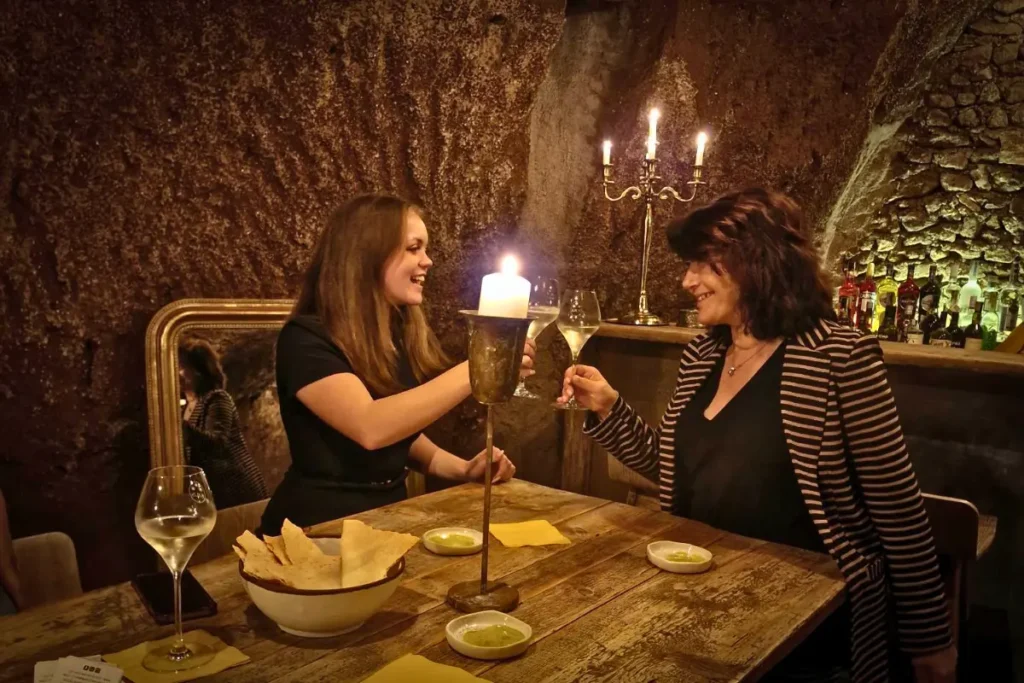 Aperitivo a lume di candela nella Pigneto storica | Wine experience a Roma
