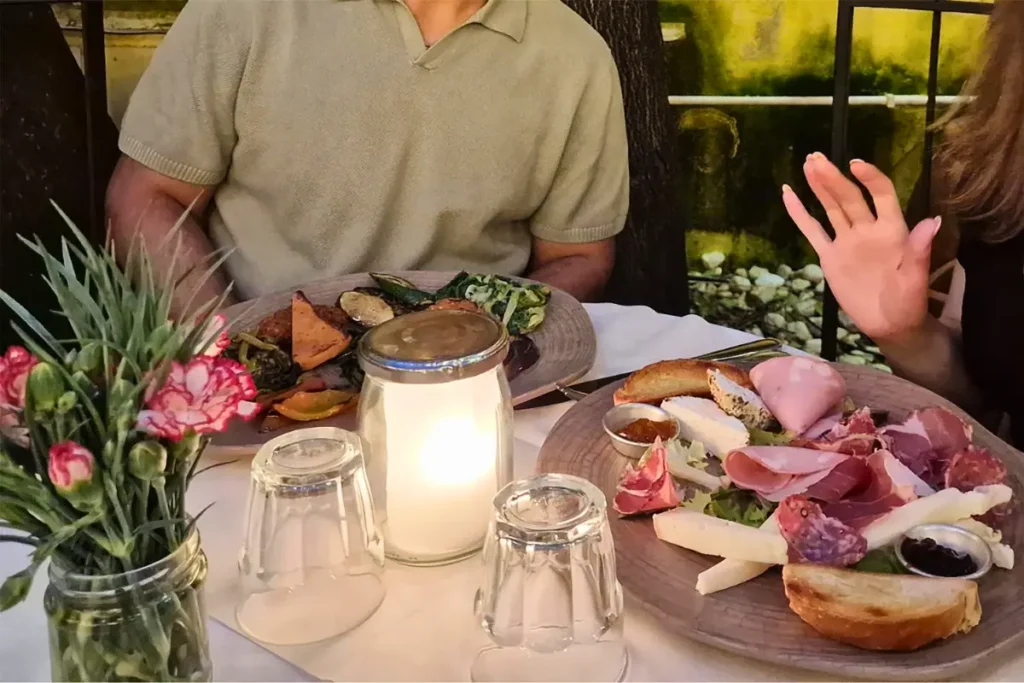 Aperitivo a lume di candela nella Pigneto storica | Wine experience a Roma