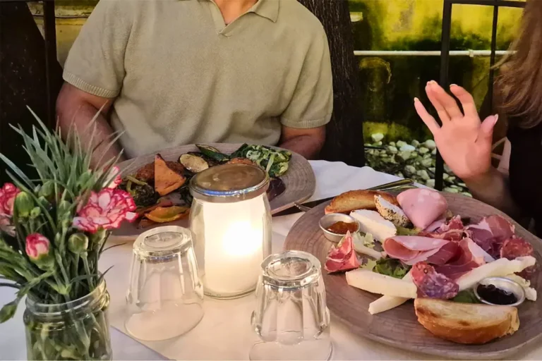 Aperitivo a lume di candela nella Pigneto storica | Wine experience a Roma