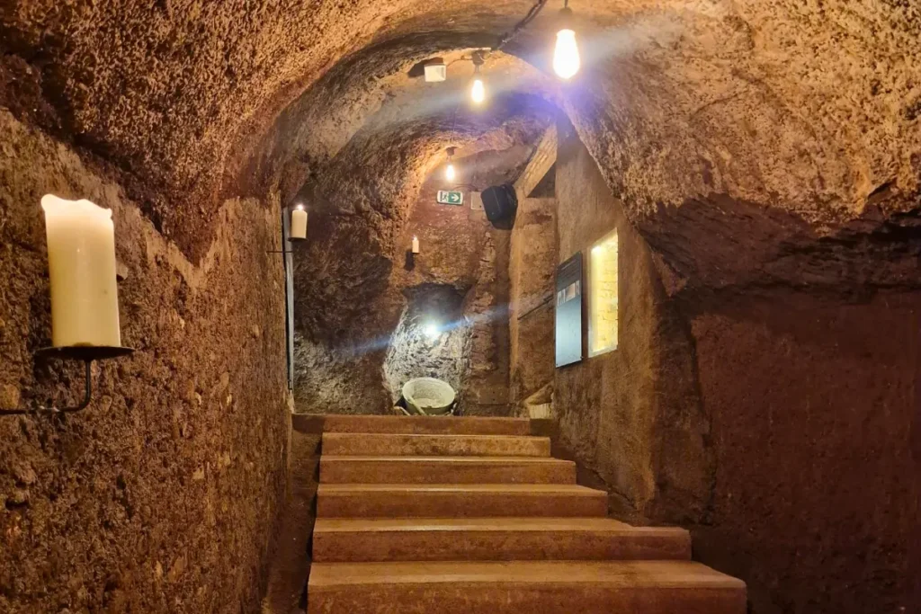 Aperitivo a lume di candela nella Pigneto storica | Wine experience a Roma
