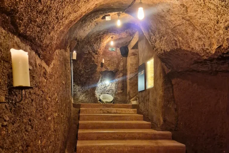 Aperitivo a lume di candela nella Pigneto storica | Wine experience a Roma